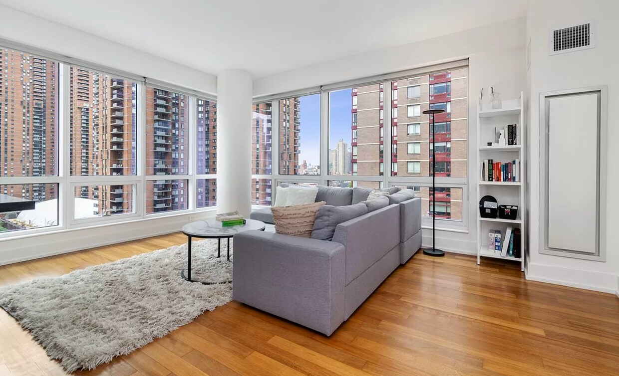 Foto principal - 350 W 42nd St