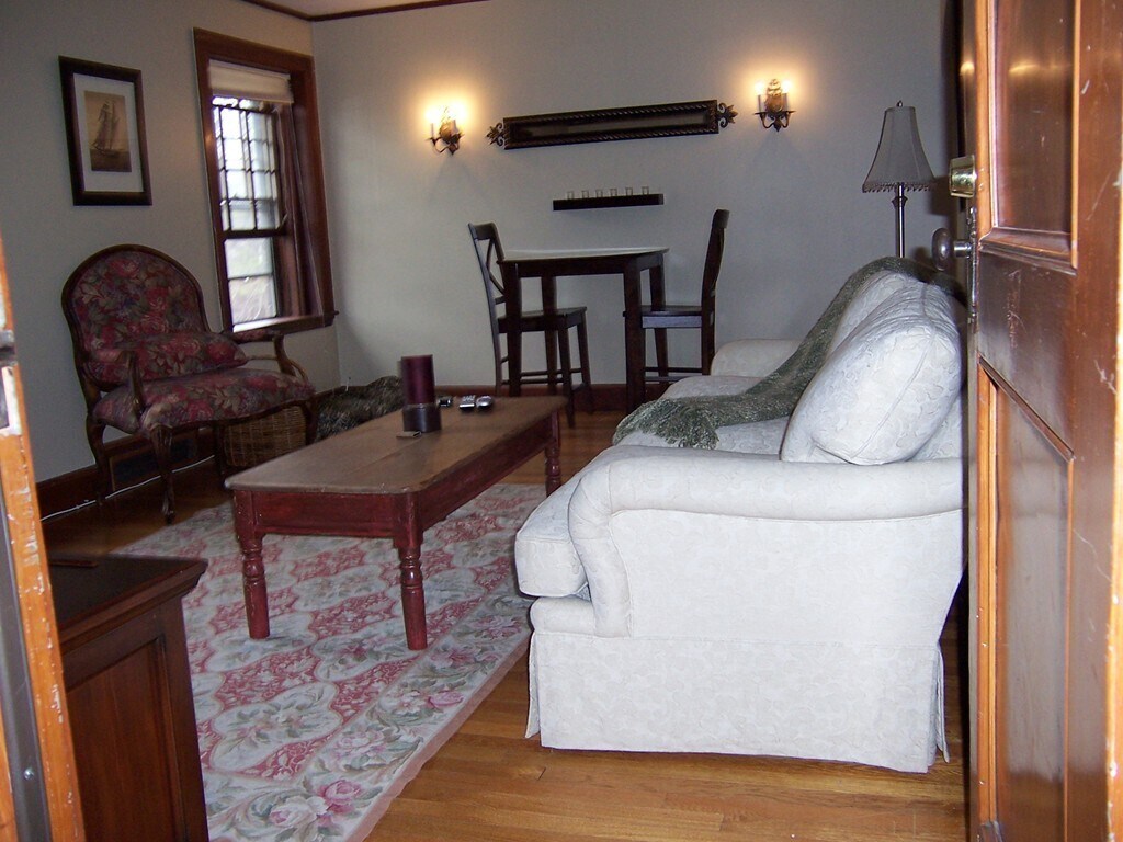 566 Auburn St Unit 3, Newton, MA 02466 Room for Rent in Newton, MA