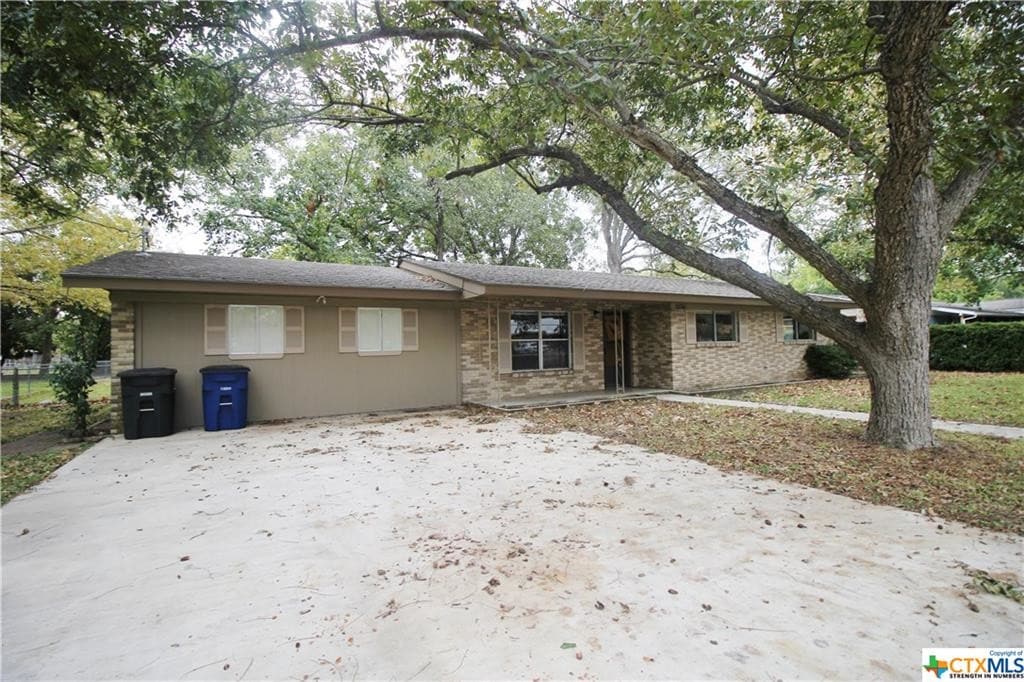 Primary Photo - 1236 Rivercrest Dr