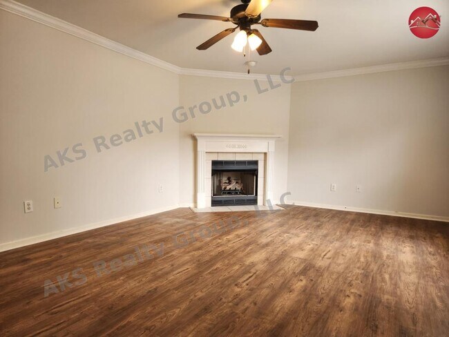 Foto del edificio - 1090 Thompson Rd