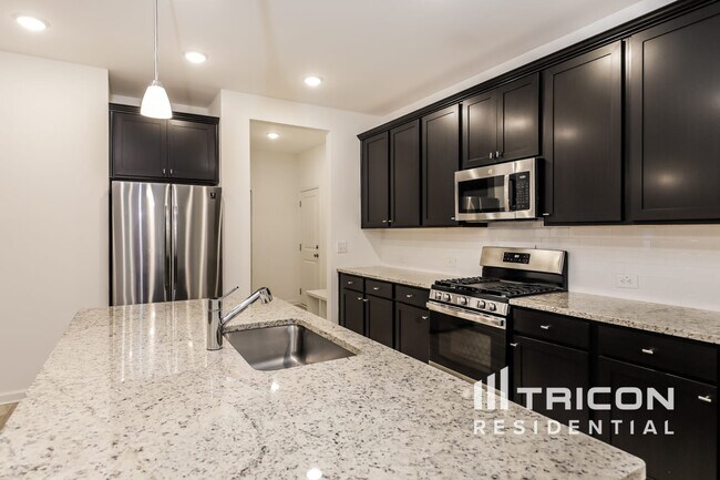 Foto del edificio - 241 Everett Sq