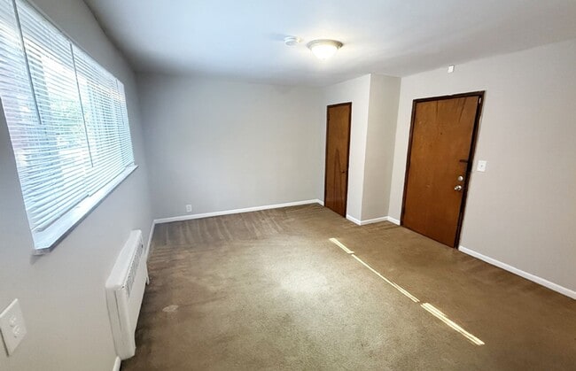 Building Photo - 362 Probasco St