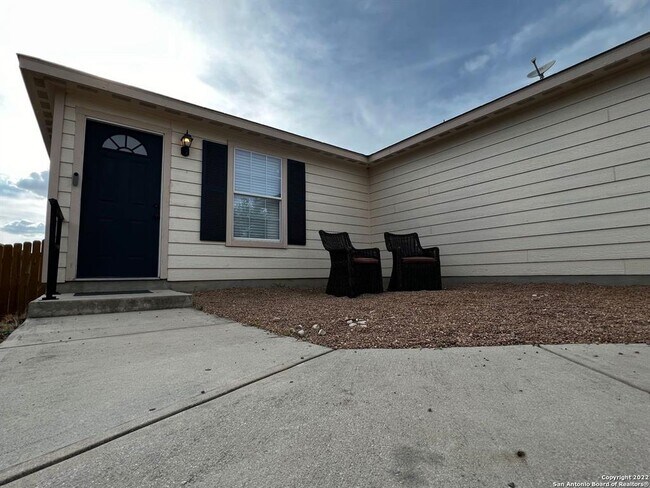 Foto del edificio - 5923 Fox Canyon