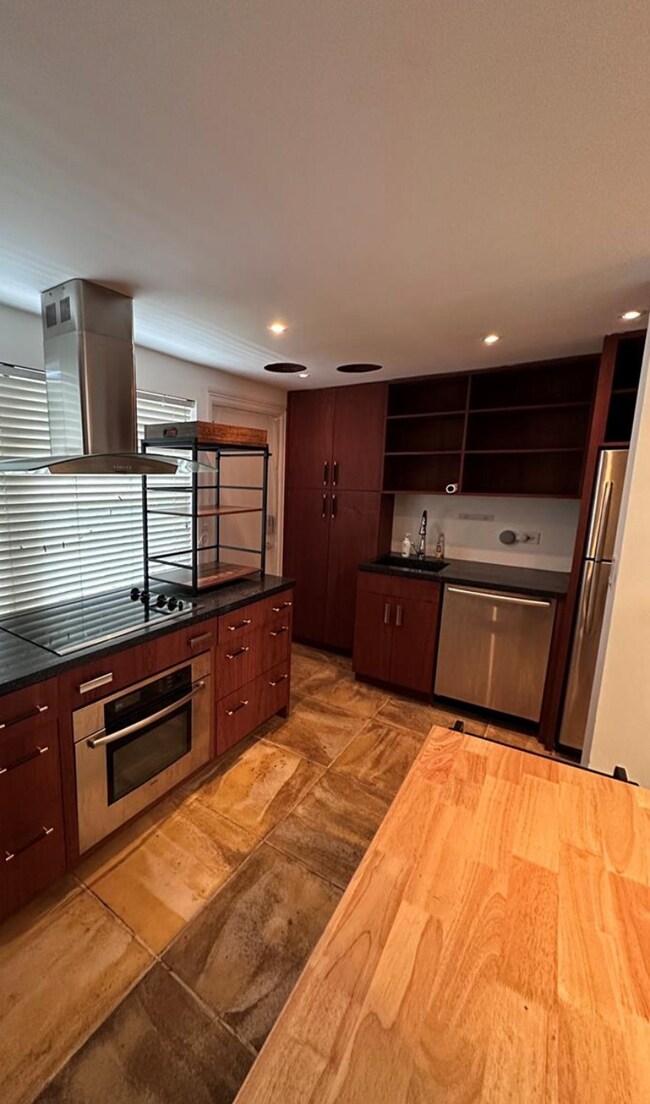 Foto del edificio - 6865 Bay Dr