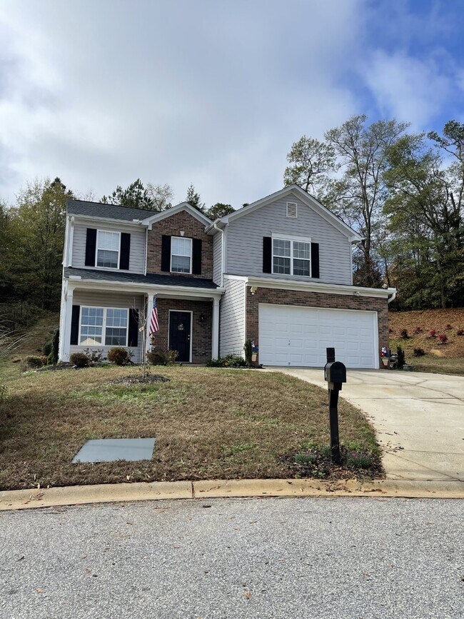Photo - Charming 4-Bedroom Rental Home with Spacious Layout in Greenville, SC!