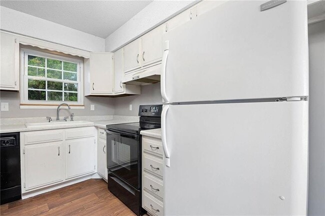 Building Photo - 6926 NW Chapel Woods Ln