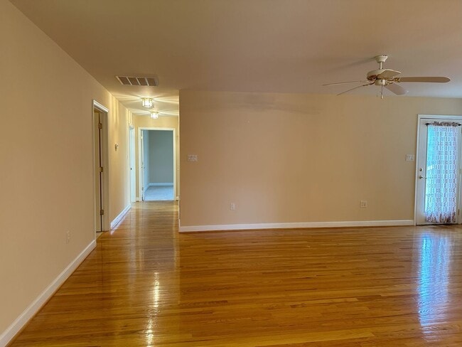 Building Photo - 155 Daniel Ct