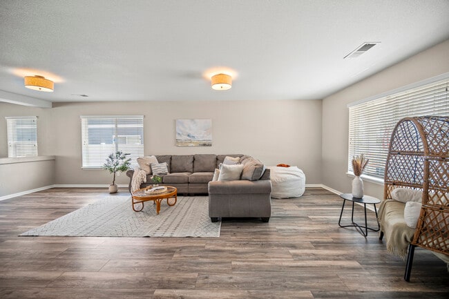 Foto del edificio - 7860 Lantern Ln