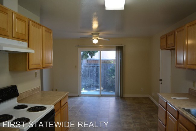 Building Photo - 3 br, 2 bath House - 1076 BUCHANAN COURT