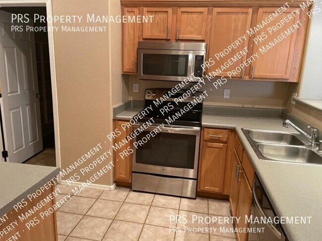 Building Photo - New Listing