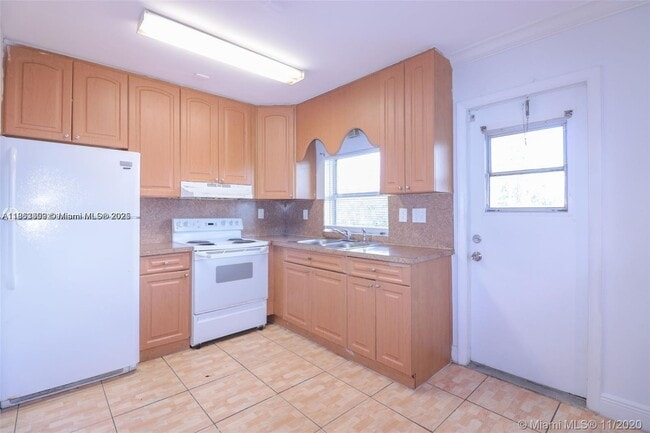 Foto del edificio - 3019 SW 68th Terrace