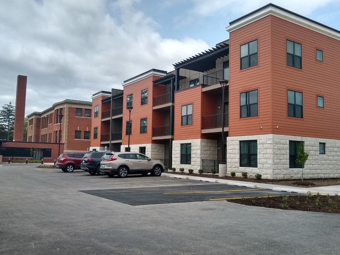 Garfield School Senior Residences Apartments Moline, IL