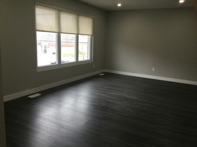 Photo du bâtiment - 232 Wharncliffe Rd N