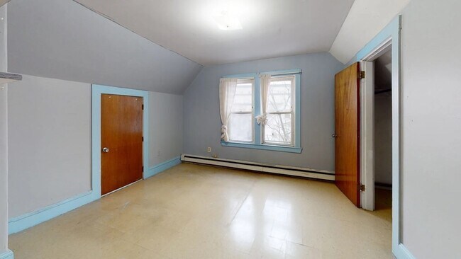 Building Photo - 56 Burnett St