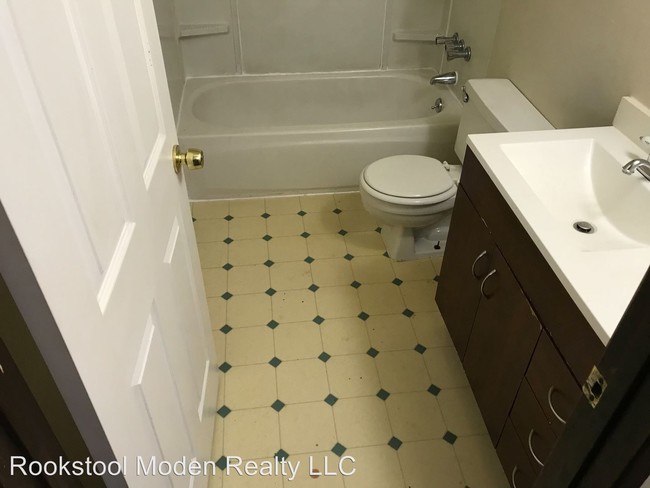 Building Photo - 3 br, 1 bath House - 620 S 3rd St #9