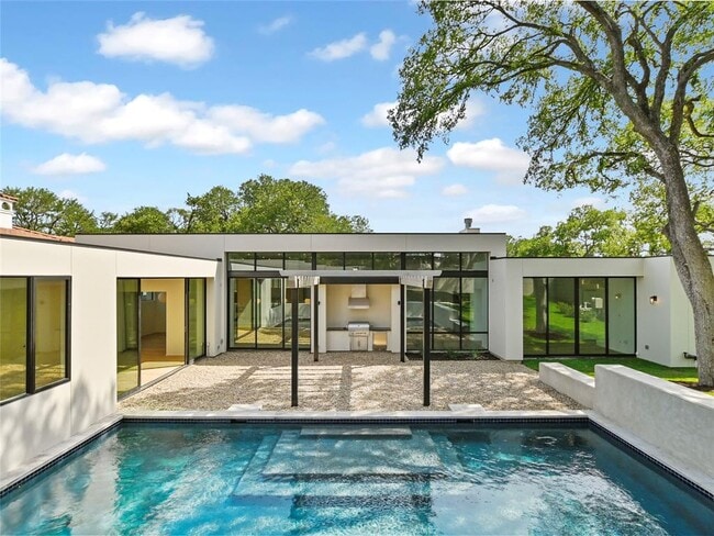Foto del edificio - 2704 Mountain Laurel Dr
