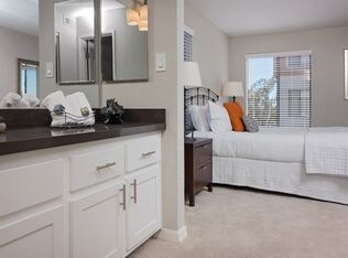 Foto principal - 12629 El Camino Real