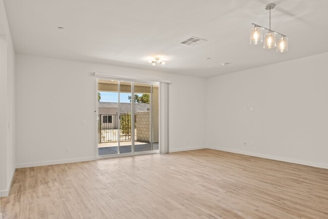 Foto del edificio - New Home in Gated Indian Palms Country Club