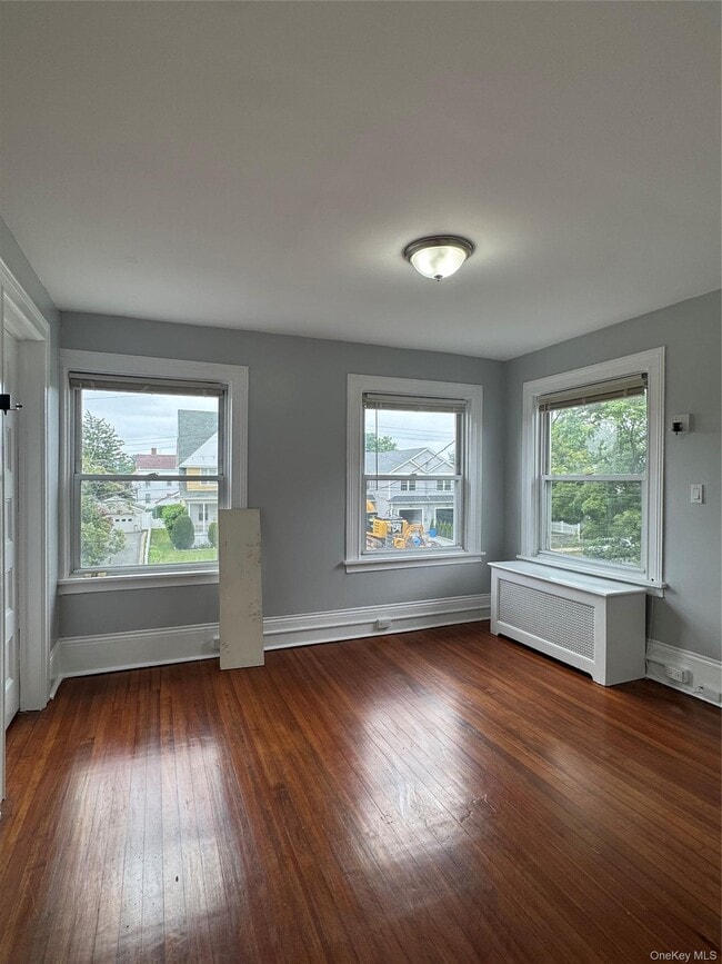 Building Photo - 210 Elm St