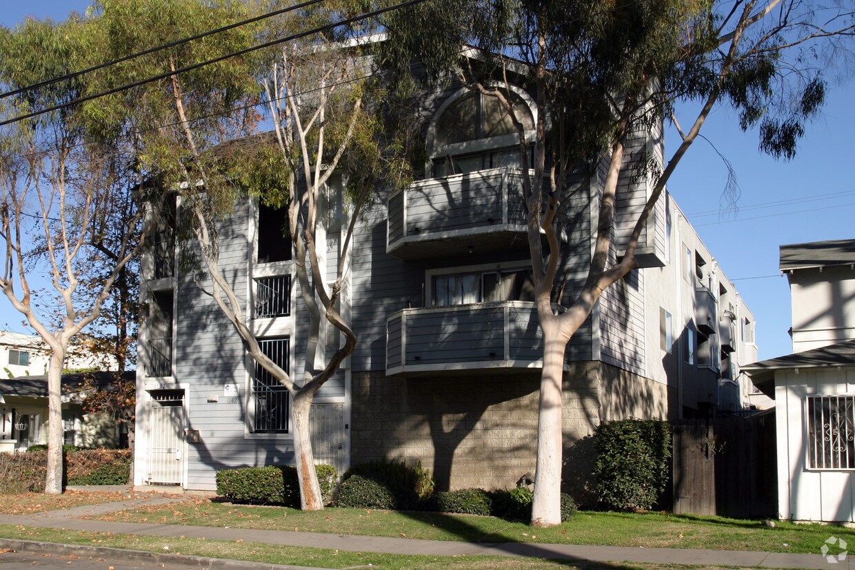 Foto del edificio - 1142 Temple Ave