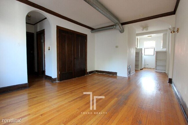 Building Photo - 3618 N Marshfield Ave