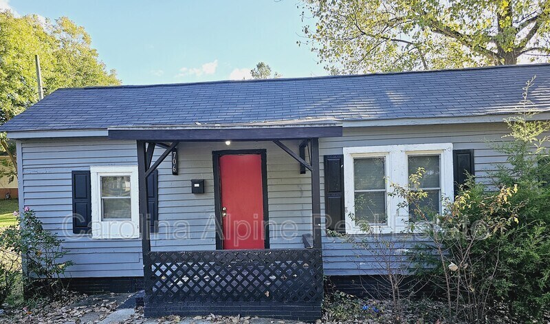 Foto principal - 706 Adams St