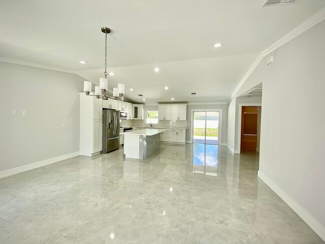 Building Photo - 5807 Raintree Trail