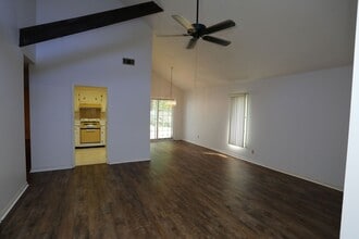 Building Photo - 314 Hummingbird Cir