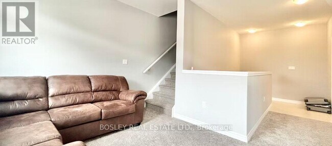 Photo du bâtiment - 76 Lomond Ln