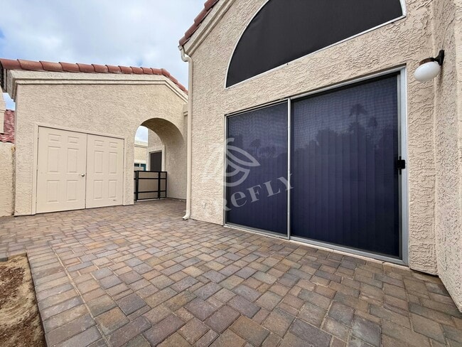 Building Photo - 1111 W Summit Pl