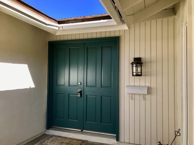 Building Photo - FOR RENT - 3BR/2BA 1490 SqFt Single Family...