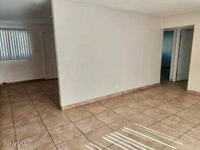 Building Photo - 2139 W Glenrosa Ave