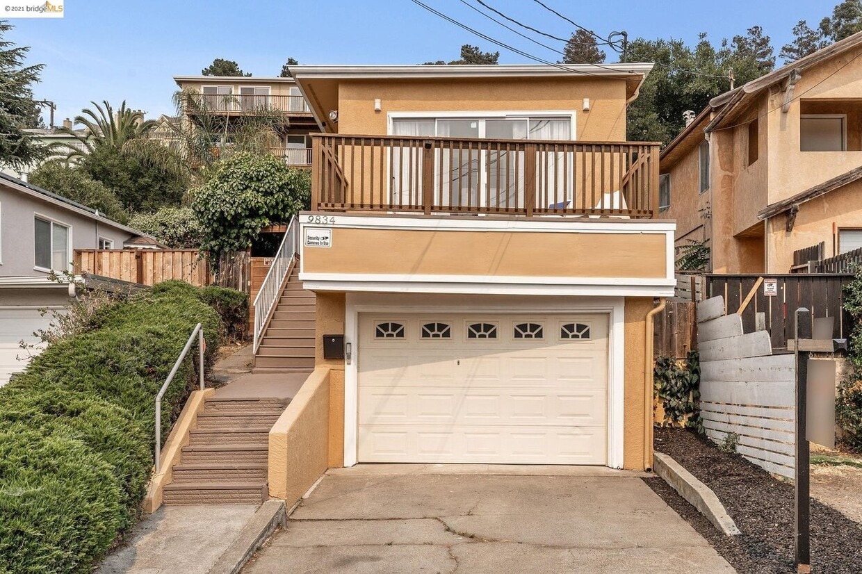 Photo - 9834 Lawlor St (Oakland, CA)