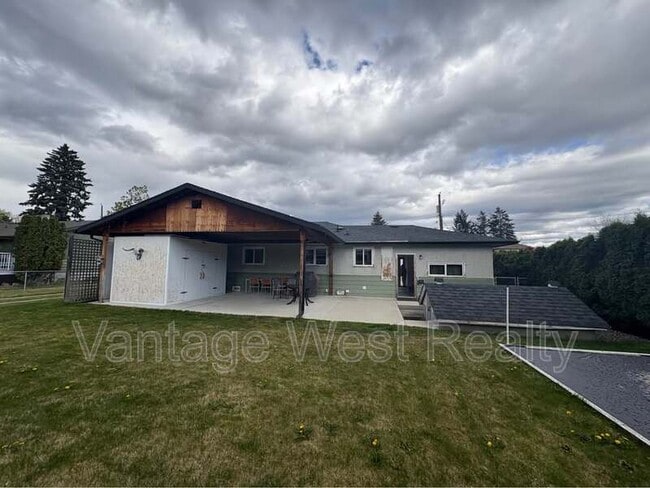 Building Photo - 2242 Stillingfleet Rd