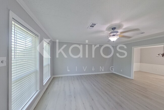 Foto del edificio - 13030 Depew Rd