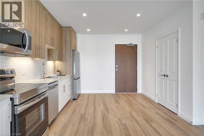 Building Photo - 525 New Dundee Rd