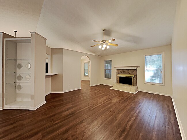 Foto del edificio - 4839 Woodlands Parkway