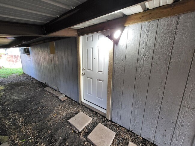 Foto del edificio - Garage Apartment