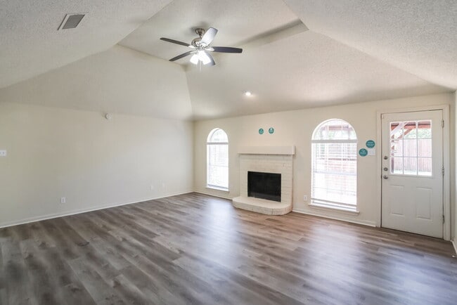 Building Photo - 58 Robins Nest Dr