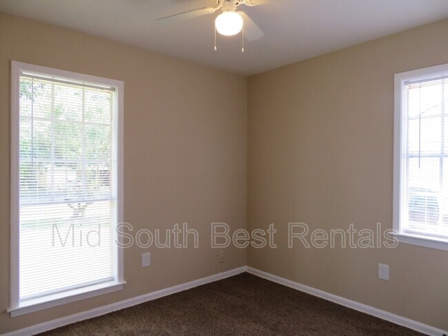 Foto del edificio - 3337 William Tell Dr