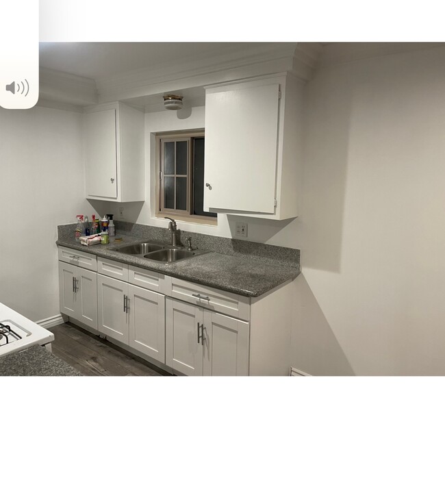 Kitchen - 11963 Truro Ave
