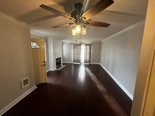 Foto del edificio - 4327 Swift Ave