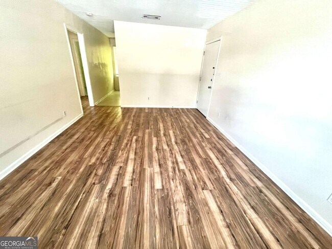 Foto del edificio - 1002 Level Creek Rd