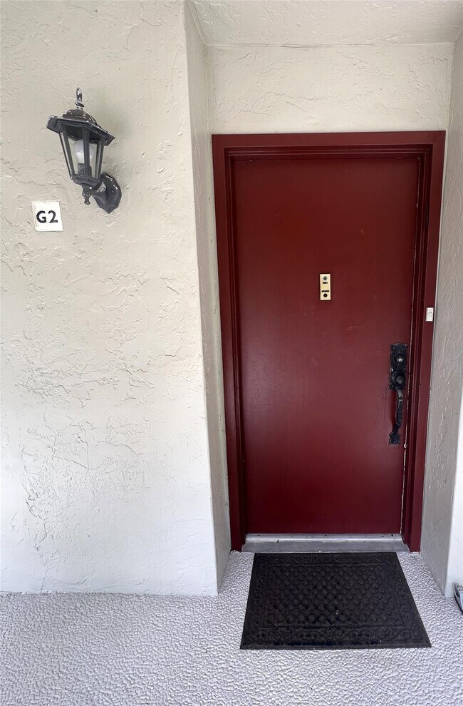 Foto del edificio - 4801 Martinique Pl