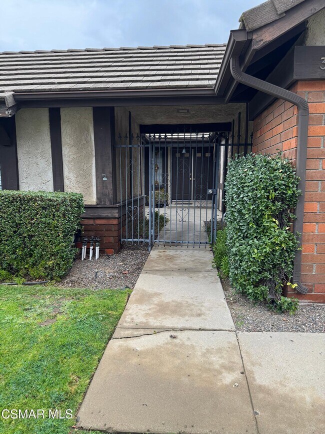 Foto del edificio - 358 Mooncrest Ct