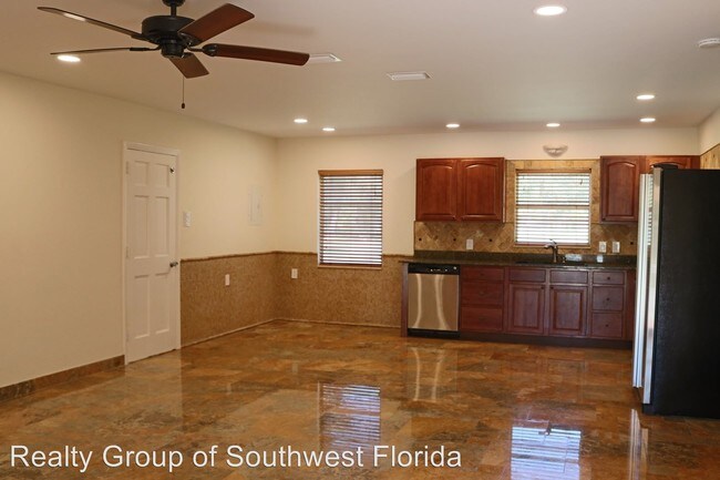 Building Photo - 2 br, 1.5 bath House - 308 Evergreen Rd
