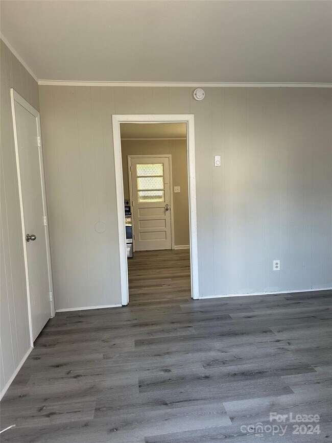Building Photo - 2716 Pitts Dr