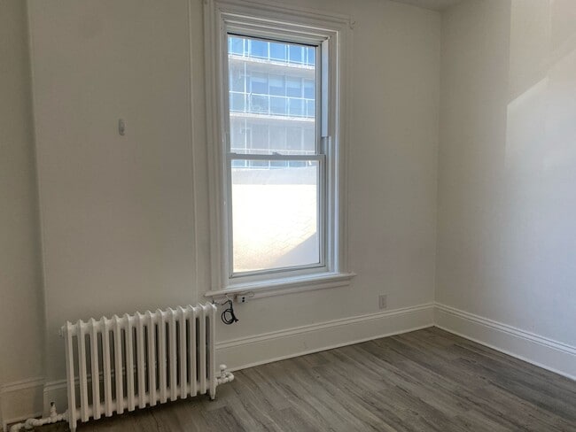 Building Photo - 379 Cooper St