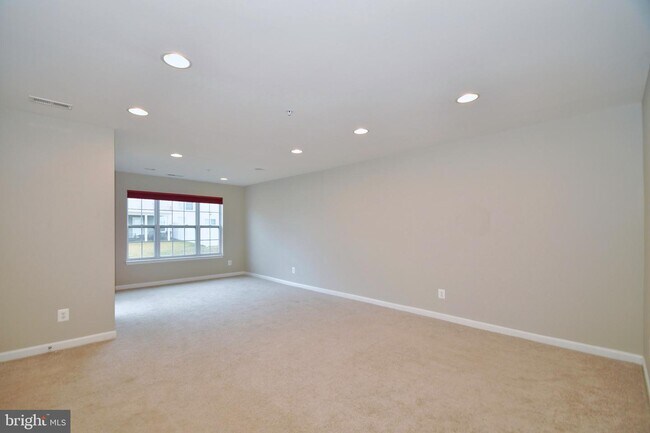 Building Photo - 1328 Millar Rd