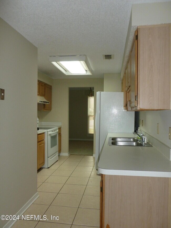 Foto del edificio - 8049 Kilwinning Ln